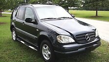Norėta registruoti tokį kaip &scaron;is visureigį. Geros būklės iki de&scaron;imties metų senumo &bdquo;Mercedes-Benz&ldquo; ML 320 mūsų &scaron;alyje kainuoja apie 25 tūkst. litų.