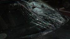 &bdquo;Audi" stiklas byloja, kad pėsčioji smarkiai užsigavo