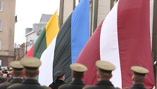 Baltijos &scaron;alių vėliavų pakėlimo ceremonija prie Seimo rūmų