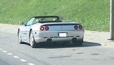 Kelininkų &bdquo;siurprizo&ldquo; auka Vilniaus centre tapo &bdquo;Ferrari F355&ldquo;