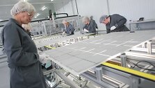 Saulės modulių surinkimo linija