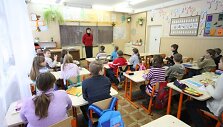 Per metus Vilniaus savivaldybė už &scaron;vietimo ir ugdymo įstaigų &scaron;ildymą per metus sumoka per 30 mln. Lt, dar apie 8 mln. atseikėjami už priežiūrą.