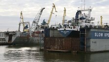Daugiausia gyvsidabrio į Kur&scaron;ių marias ir Baltijos jūrą patenka dėl pramonės įmonių veiklos, atliekų deginimo. &Scaron;is sunkusis metalas patenka į žuvų, kurios vėliau patenka ant mūsų stalo, organizmą. 