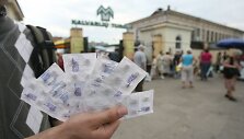 Kalvarijų turguje licencijos prekiauti vaistais niekam nėra suteikta, tačiau medikamentų čia galima ne tik įsigyti, bet ir parduoti