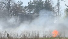 Kur kas didesnį galvos skausmą pastaruoju metu ugniagesiams kelia ne automobilių gaisrai, bet žolės deginimas. Tačiau degintojų Lietuvoje nesutramdo nei gresiančios baudos, nei mirtini pavojai.