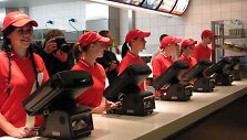 &bdquo;McDonald's&ldquo; siekia didinti turimą rinkos dalį ir į naująjį restoraną investavo 2,407 mln. litų.