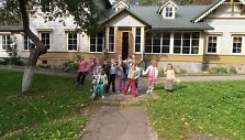 Gali būti, jog mažieji Veri&scaron;kių mokyklos auklėtiniai netrukus turės i&scaron;siskirstyti kas sau.