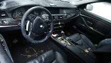 Potvynio nuniokotas BMW salonas