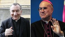 Vatikanas pradeda naują skyrių &ndash; į skandalą įsivėlusį kardinolą Tarcisio Bertone keičia diplomatas veteranas Pietro Parolinas (kairėje)