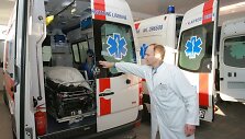 Klaipėdos universitetinė ligoninė įsigijo du, po pusę milijono litų kainavusius automobilius su visa būtina medicinine įranga itin sunkiems pacientams.