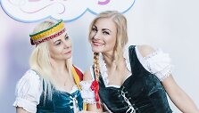 Oksana &Scaron;klėriūtė su mama Janina