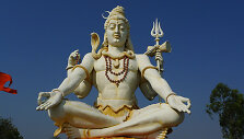 &Scaron;iva (sanskritu: शिव, oficialioje IAST transliteracijoje: Śiva, &bdquo;geradaris&ldquo;, &bdquo;atne&scaron;antis laimę&ldquo;) &ndash; vienas populiariausių hinduizmo dievų.