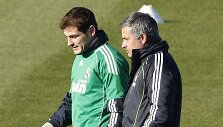 Ikeras Casillasas ir Jose Mourinho atstovauja &bdquo;Real&ldquo; klubui.