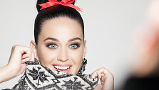 Katy Perry &bdquo;H&M&ldquo; &scaron;ventinėje reklaminėje kampanijoje
