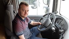 Be pla&scaron;takų sunkvežimį vairuojantis Cezarijus i&scaron; Lenkijos