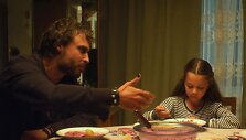 Kadras i&scaron; filmo &bdquo;Pakeliui&ldquo;