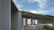  Fisterra miestelio kapinės. Architektas C&eacute;sarPortela (2000)