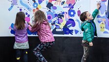 Spalio 3 d. Kaune M. Žilinsko dailės galerijos prieigose buvo pastatyta interaktyvi instaliacija &bdquo;Jausmų žemėlapis&ldquo;, kuria siekiama atkreipti dėmesį į vaikų jausmų pasaulį ir jo įvairovę