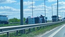 Kauno rajone vertėsi mikroautobusas, uždarytas kelias