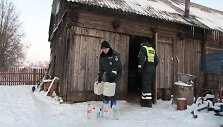 Naminės degtinės gamybos vietoje