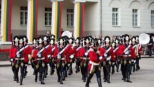 Valstybės vėliavų pakėlimo ceremonija