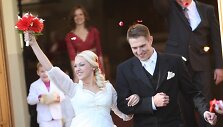 Žaslių bažnyčioje susituokė Indrė Augustaitytė ir Mantas Stonkus.