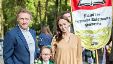 Rima Petrauskytė-Paulauskienė su dukra Andreja ir vyru Rolandu Paulausku