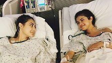 Selena Gomez su jai inkstą padovanojusia drauge Francia Raisa