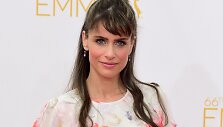 Amanda Peet