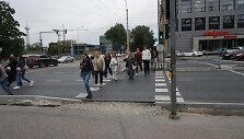 Pėstieji priversti eiti dviračiams skirta pervaža Kalvarijų g. Vilniuje