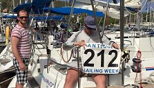 Jachtos &bdquo;&Scaron;vyturys Challenger Sailing&ldquo; ekipažas Antigvos regatoje