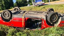 Kretingos rajone vertėsi kiek įkau&scaron;usio jaunuolio vairuojamas automobilis