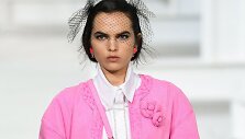 &bdquo;Chanel&ldquo; 2021 m. pavasario ir vasaros kolekcijos modelis