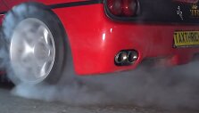 &bdquo;Ferrari F50&ldquo; padangų svilinimas 