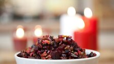 Burokėlių mi&scaron;rainė su mi&scaron;ko ir sodo gėrybėmis Kūčioms 