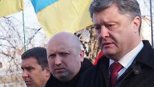 Oleksandras Turčynovas ir Petro Poro&scaron;enka Maidano pirmųjų metinių minėjime