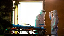 COVID-19 pacientai atvežami į Vilniaus miesto klinikinę ligoninę