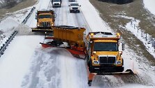 TowPlow vienu metu gali valyti dvi juostas
