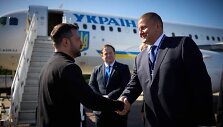 Volodymyrą Zelenskį oro uoste pasitiko ambasadorius Didžiojoje Britanijoje Valerijus Zalužnas