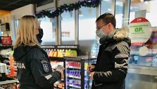 Kauno policija nustebino gyventojus &ndash; degalinėje pavai&scaron;ino kavos puodeliu