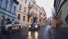 Vilniuje, Užupio gatvėje, nufilmuotas &bdquo;BMW X6&ldquo;