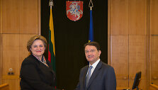 Seimo pirmininkė Loreta Graužinienė susitiko su Pasaulio turizmo organizacijos generaliniu sekretoriumi Talebu Rifai.