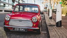 HPD modulis buvo i&scaron;bandytas po klasikinio MINI kapotu, tačiau lengvai tilps prakti&scaron;kai bet kokioje ma&scaron;inoje. (Swindon Powertrain nuotrauka)