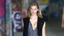 Anthony Vaccarello kolekcijos pristatymas