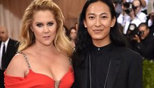 Amy Schumer ir Alexanderis Wangas