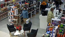 Robotų siurblių vagystė tyrime ie&scaron;koma moteris