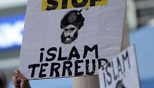 Demonstracija prie&scaron; islamo ekstremizmą Kelne