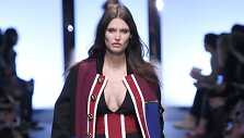 &bdquo;Fausto Puglisi&ldquo; 2016 m. rudens-žiemos kolekcijos modelis