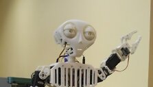 VGTU studentų sukurtas robotas &ndash; humanoidas