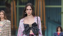 &bdquo;Chanel Cruise 2020&ldquo; kolekcijos modelis